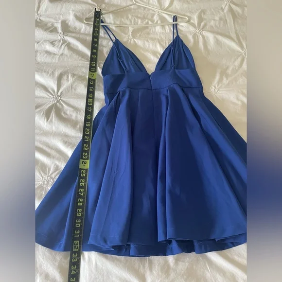 Lulu’s party mini dress - Picture 3 of 9